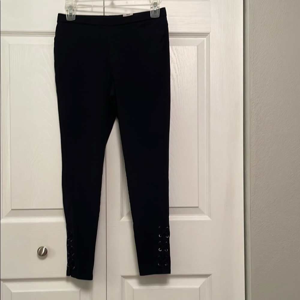 🌷Style & Co. Petite Black Leggings with Lace Up Crisscross Accents Small